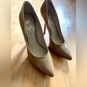 Nine West nude pumps 6.5